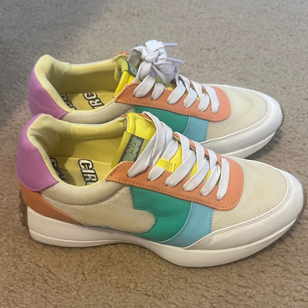 Colorblock Pastel Sneakers with Teal Swoosh Accent